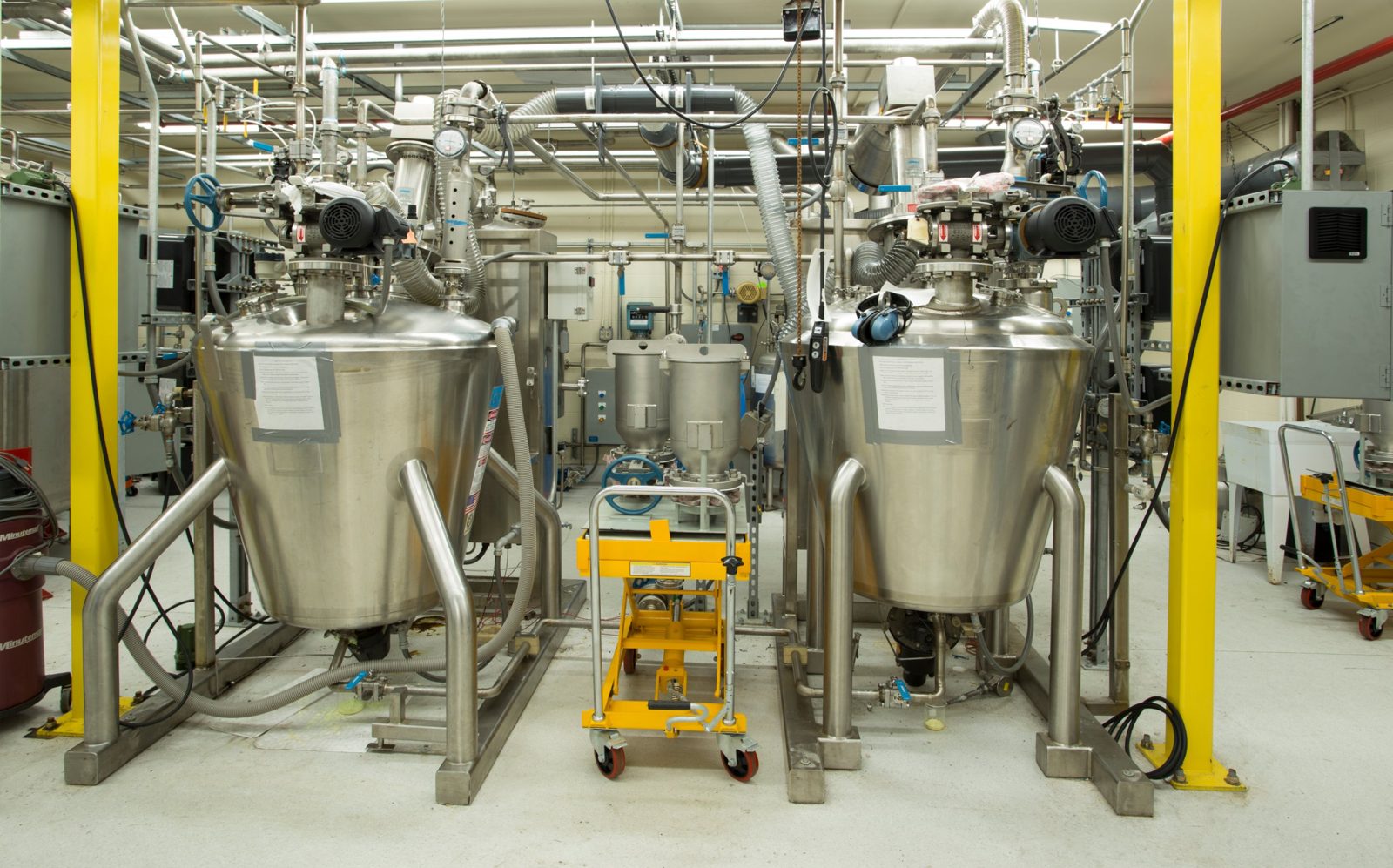 Stainless steel process vessels